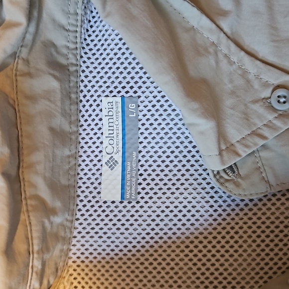 Columbia Men's Large Preformance Fishing Gear Button Down - Picture 4 of 6